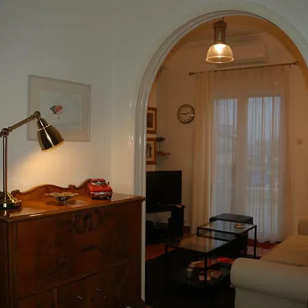 Soulis' Penthouse Near Acropolis Apartment