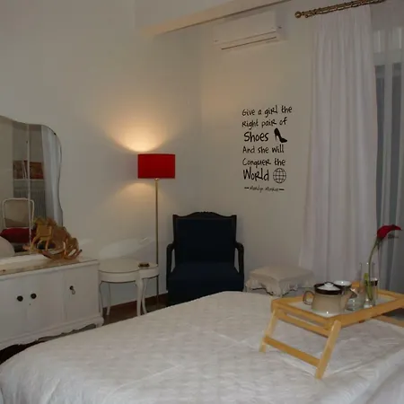 Soulis' Penthouse Near Acropolis Apartment *